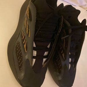 Yeezy 700 v3 clay brown